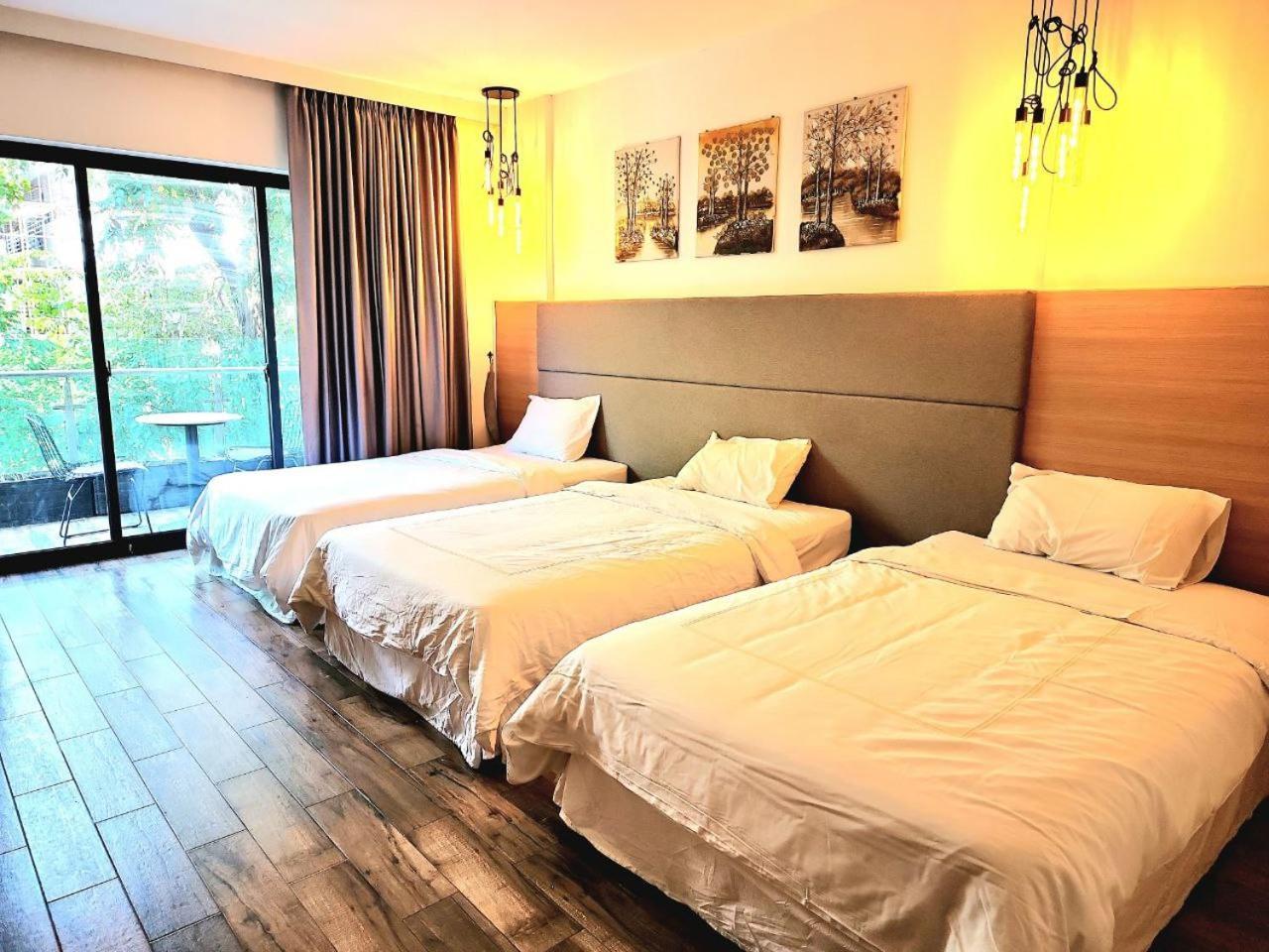 Chilchill Hotel Riverside Phnom Penh Exterior foto