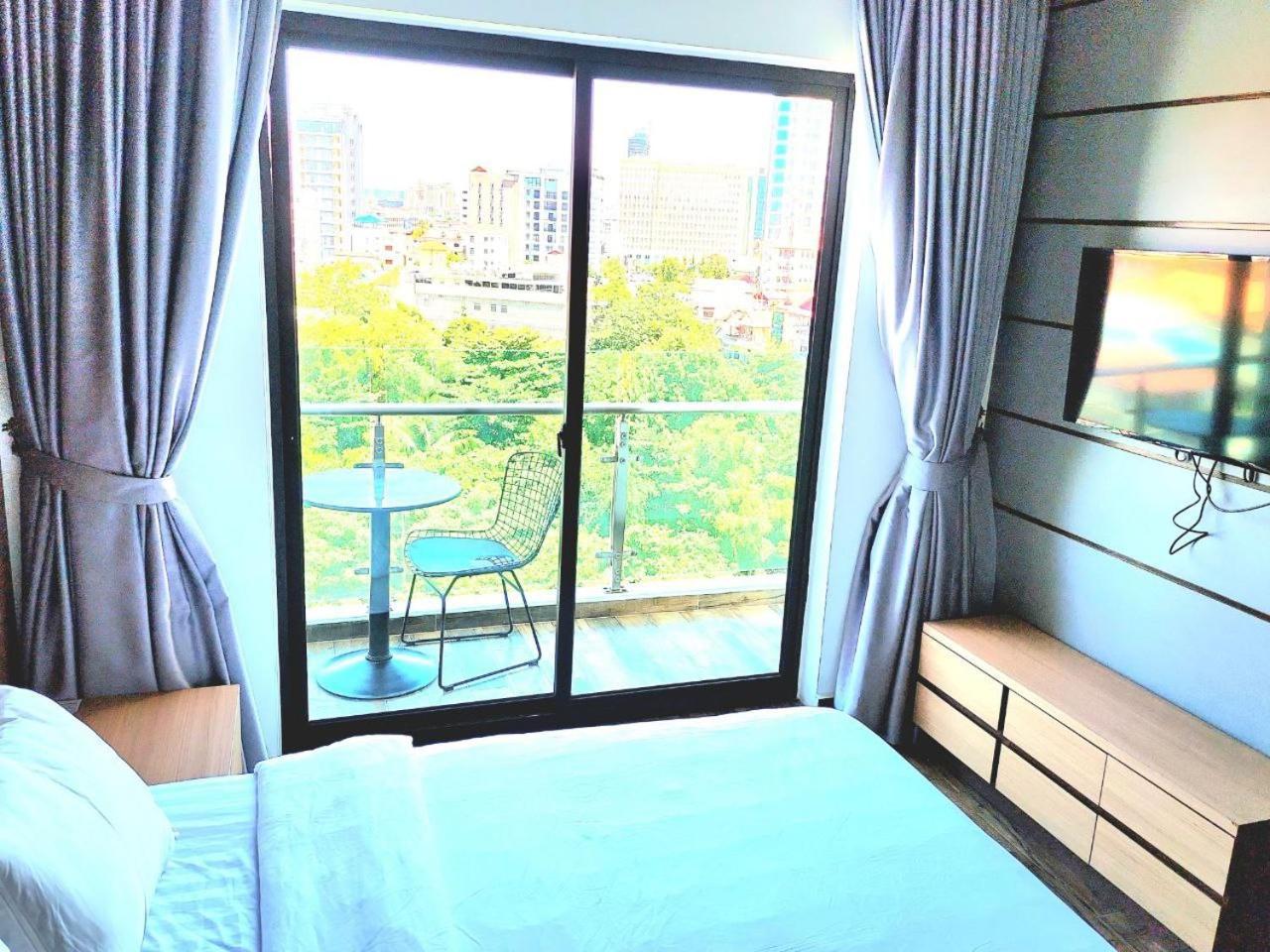 Chilchill Hotel Riverside Phnom Penh Exterior foto