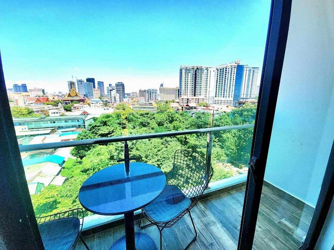 Chilchill Hotel Riverside Phnom Penh Exterior foto