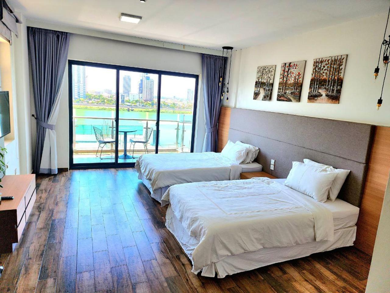 Chilchill Hotel Riverside Phnom Penh Exterior foto