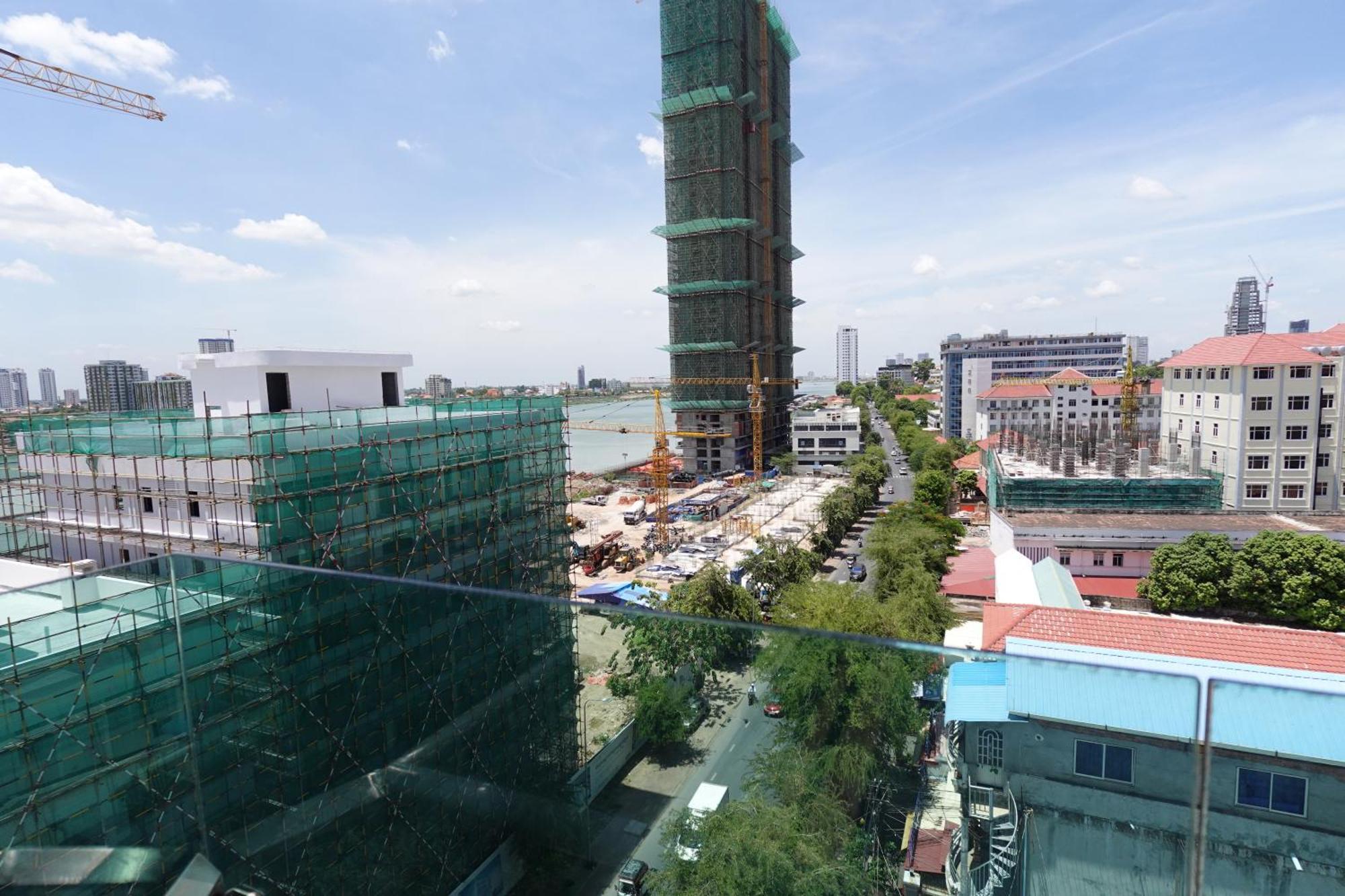 Chilchill Hotel Riverside Phnom Penh Exterior foto