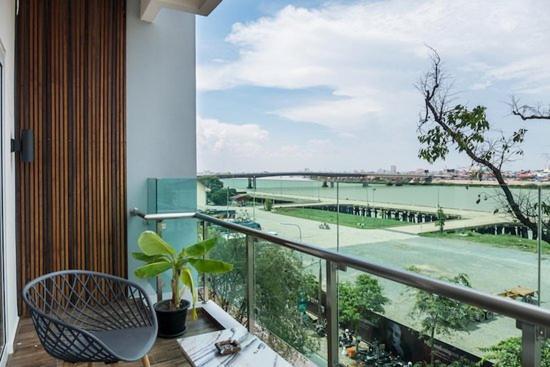 Chilchill Hotel Riverside Phnom Penh Exterior foto